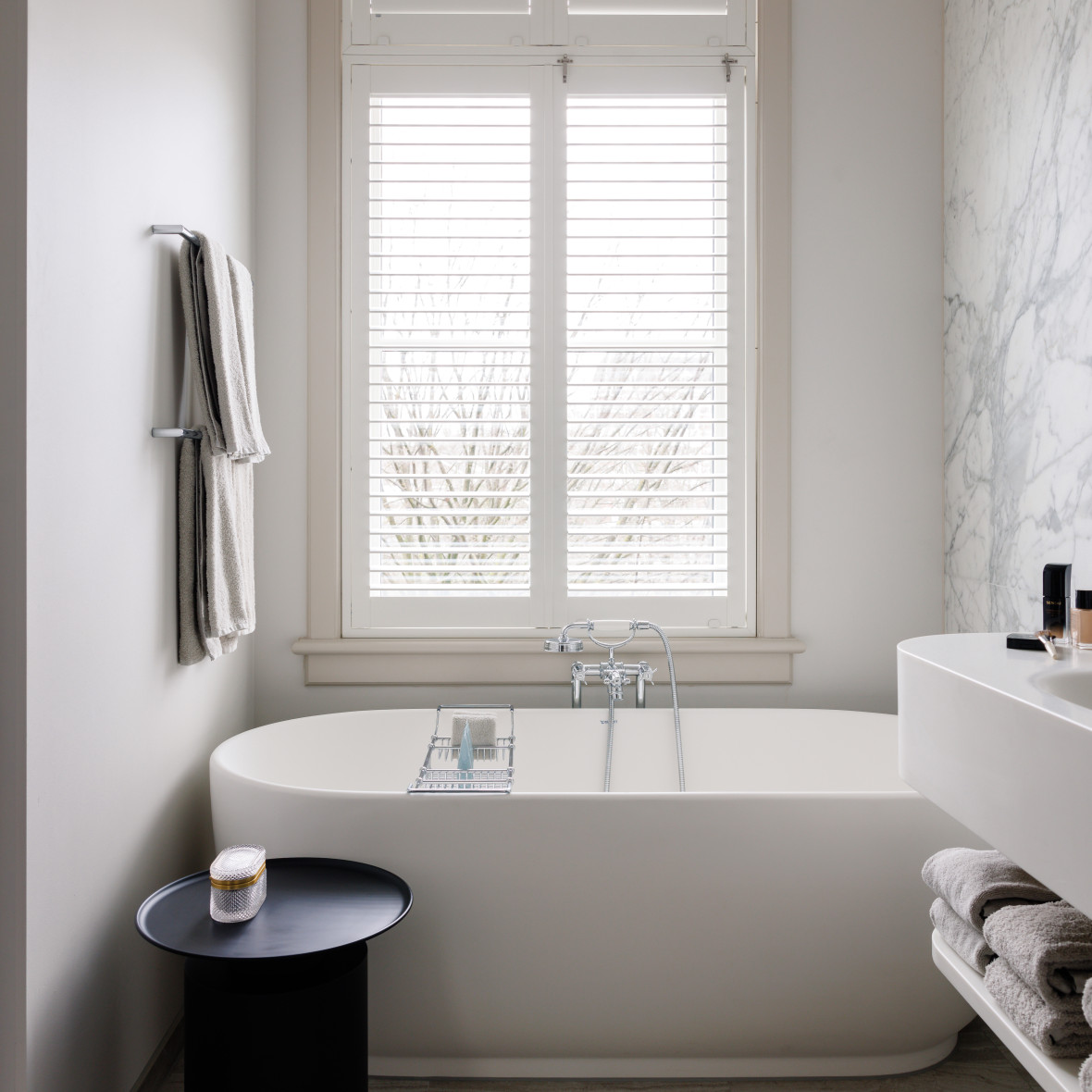 Pillows_Maurits_at_the_Park_Grand_Suite_Bathroom