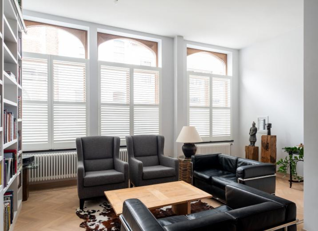 shutters in de woonkamer klassiek huis